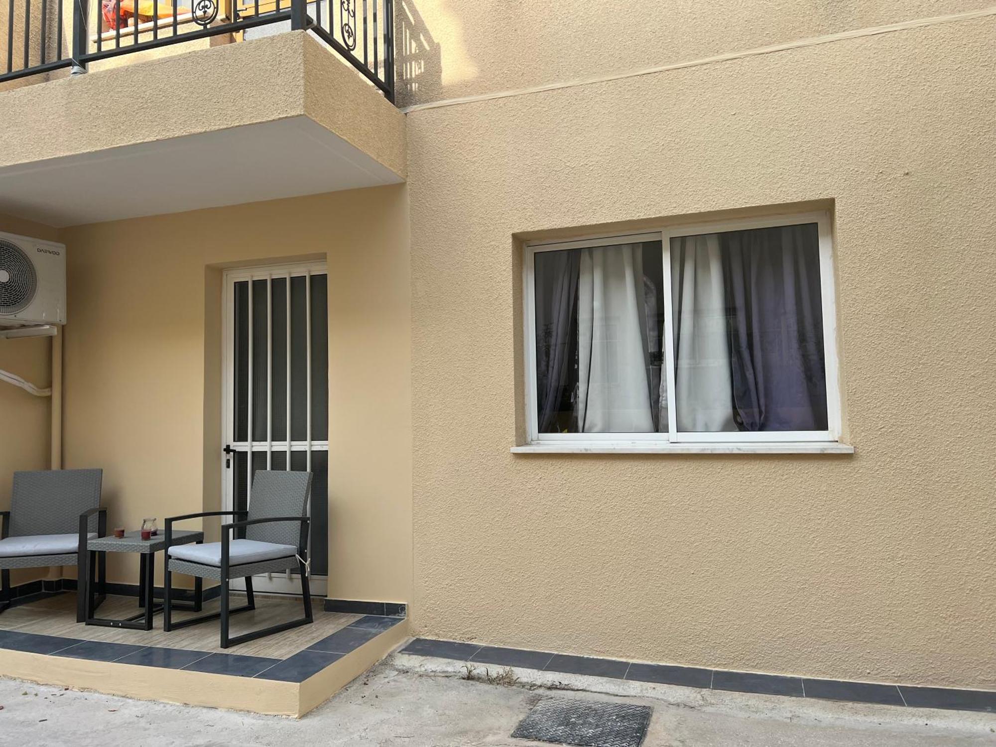 Charalambous Apartment Paphos Exterior foto